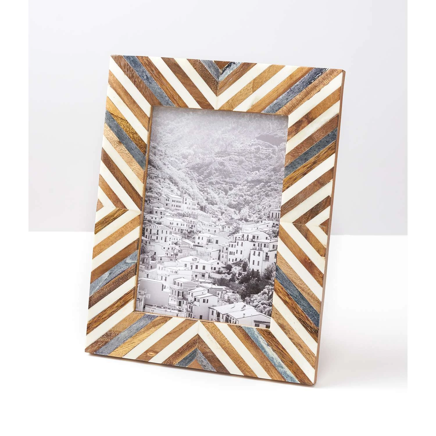 Matr Boomie Banka Mundi Brown/White Bone Picture Frame 9.5 In. H X 7.5 In. W 4 Matr Boomie Banka Mundi Brown/White Bone Picture Frame 9.5 In. H X 7.5 In. W - Image 2