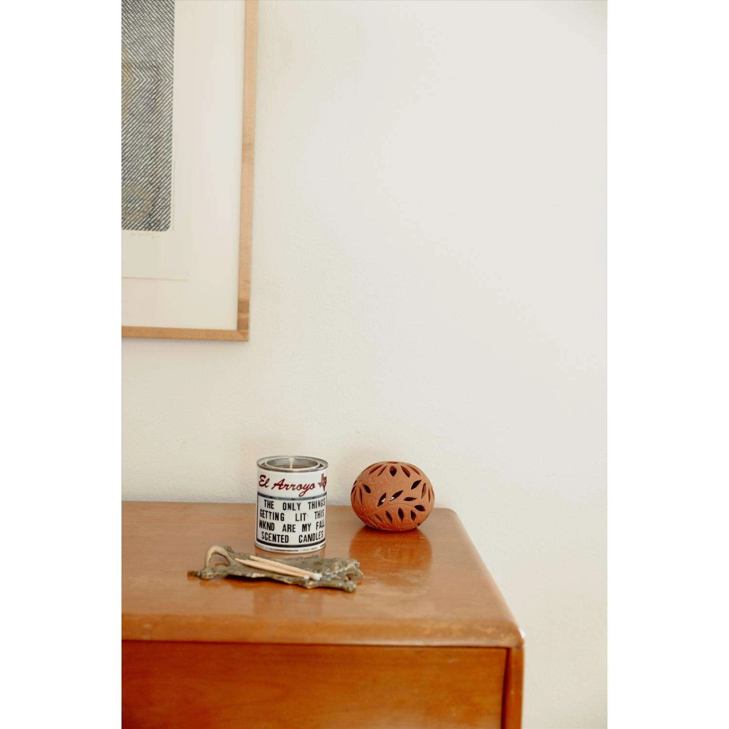 El Arroyo White Holiday Pine Scent The Only Things Candle 14 Oz 4 El Arroyo White Holiday Pine Scent The Only Things Candle 14 Oz - Image 2