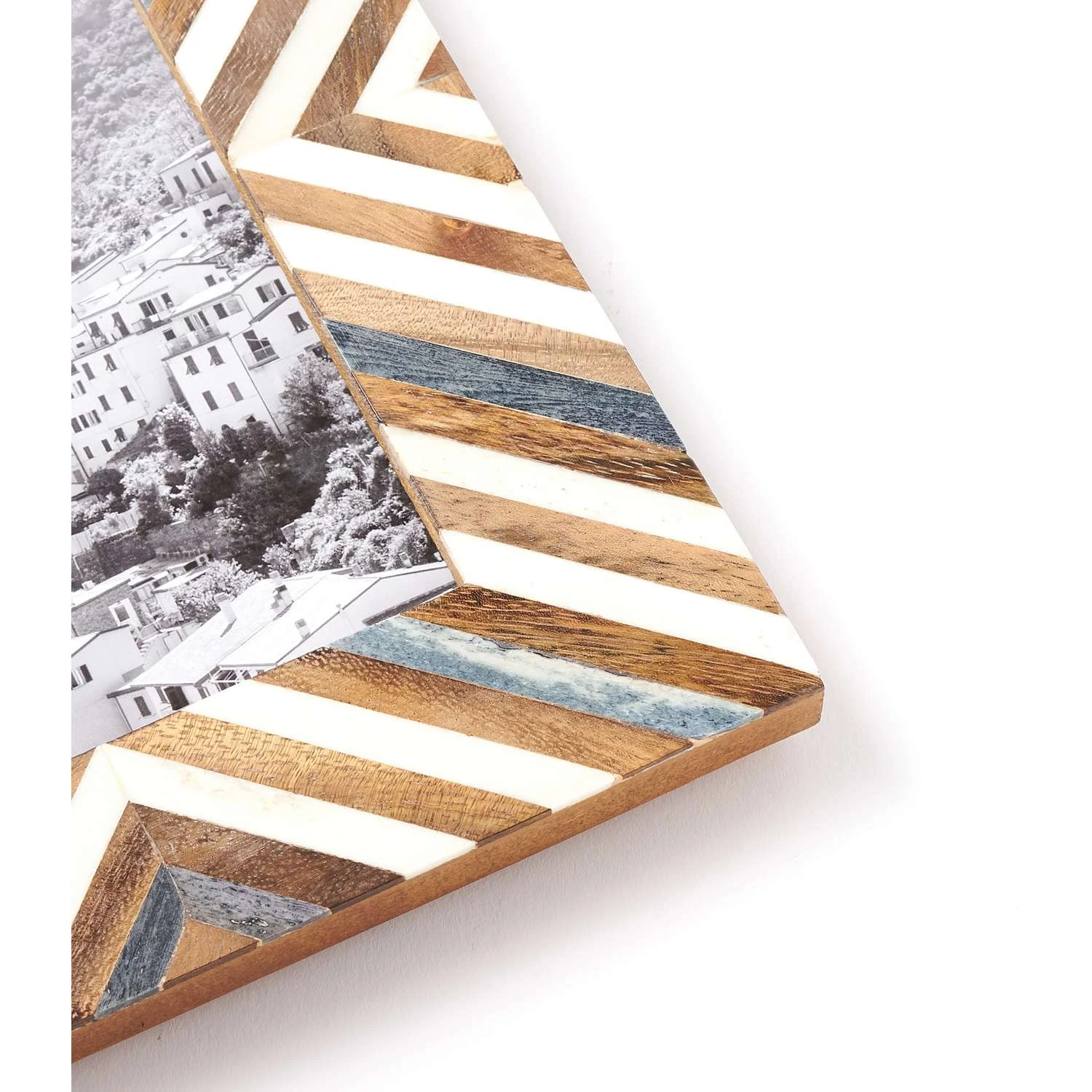 Matr Boomie Banka Mundi Brown/White Bone Picture Frame 9.5 In. H X 7.5 In. W 5 Matr Boomie Banka Mundi Brown/White Bone Picture Frame 9.5 In. H X 7.5 In. W - Image 3